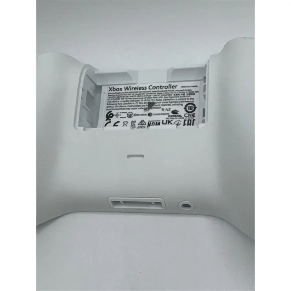 White Controller Shell Case Mod Kit with Thumbsticks for Xbox Series X S